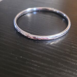 Vintage Chic Sterling Silver Bangle Bracelet